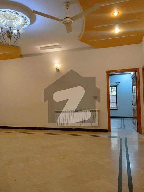 E-11:400syd Beautiful Ground Portion Available For Rent E-11:400syd Beautiful Ground Portion Available For Rent