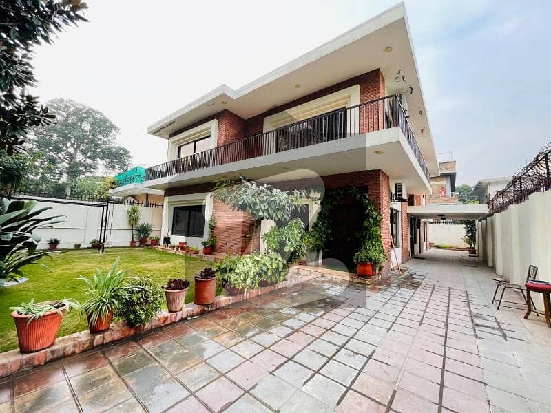 F-7 04 Bedroom Compact House Available For Rent. F-7 04 Bedroom Compact House Available For Rent.