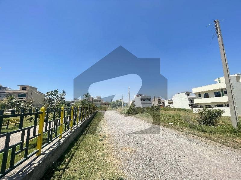 5 Marla Plot Available For Sale in I-16