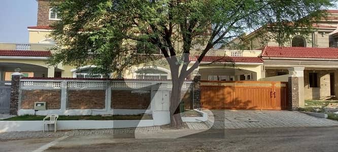 Luxury Brand New Kanal Upper Portion