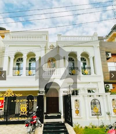 جوبلی ٹاؤن ۔ بلاک بی جوبلی ٹاؤن,لاہور میں 6 کمروں کا 10 مرلہ مکان 3.98 کروڑ میں برائے فروخت۔