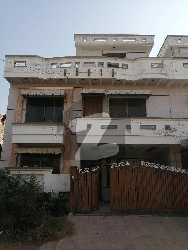 30x60 Beautiful House For Sale In G-13 30x60 Beautiful House For Sale In G-13
