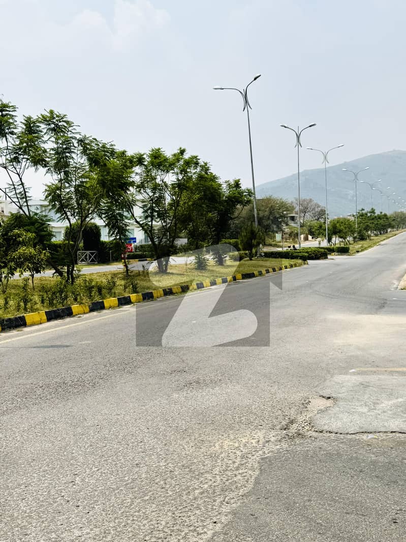 MARGLLA FACE PLOT 35x70 FOR SALE LEVELLED PLOT MARGLLA FACE PLOT 35x70 FOR SALE LEVELLED PLOT