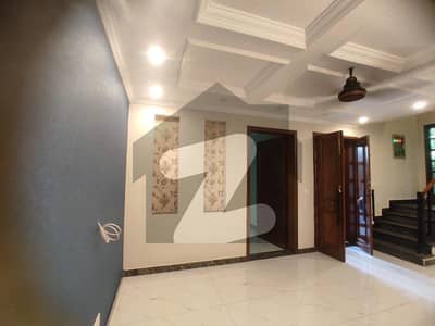 11 Marla Corner House for Sale in Model Town Lahore.