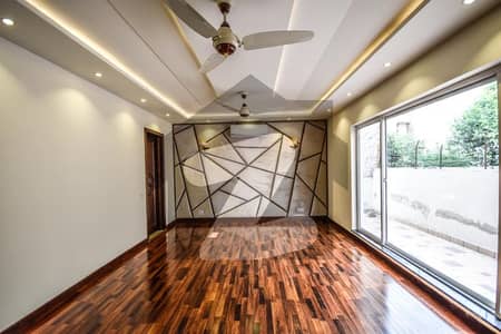 1 KANAL LOWER PORTION FOR RENT TOP OF THE LINE LOCATION