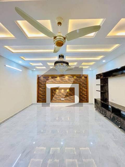 Size 40x80 Full House For Rent In G-13 Size 40x80 Full House For Rent In G-13