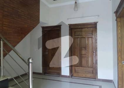 آئی ۔ 8 اسلام آباد میں 6 کمروں کا 12 مرلہ مکان 11.25 کروڑ میں برائے فروخت۔