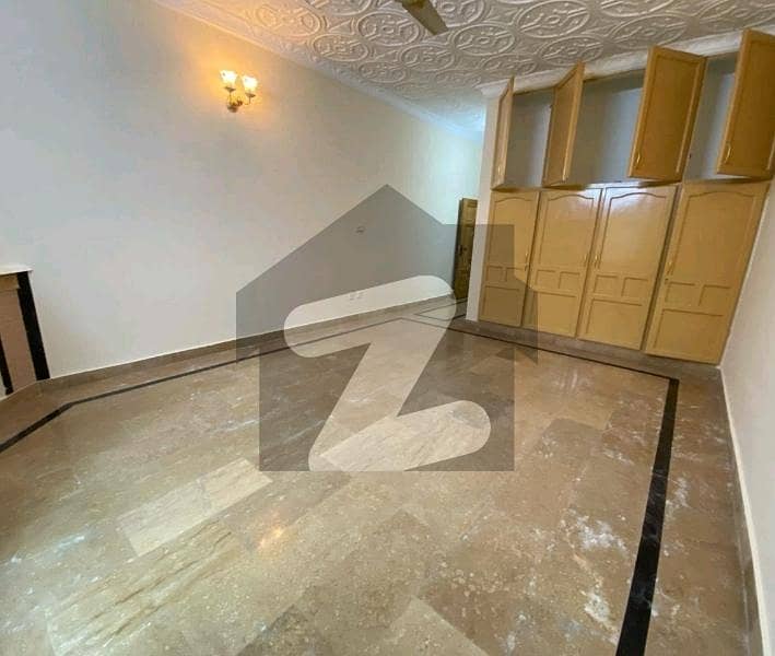 Ideal 1 Kanal House Available In I-8/3, Islamabad Ideal 1 Kanal House Available In I-8/3, Islamabad
