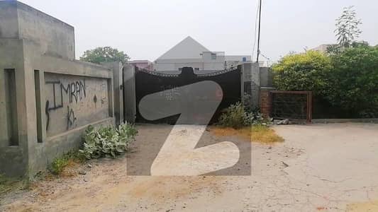 واپڈا ٹاؤن لاہور میں 8 کنال رہائشی پلاٹ 27.0 کروڑ میں برائے فروخت۔