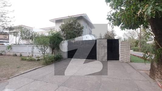 ای ۔ 7 اسلام آباد میں 6 کمروں کا 1 کنال مکان 70.0 کروڑ میں برائے فروخت۔
