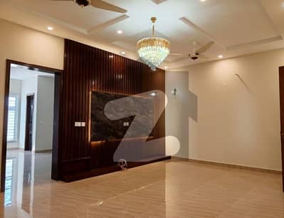 Prime Location 964 Square Feet Flat In Top City 1 Is Available