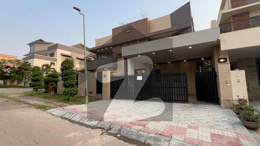 ڈی ایچ اے ڈیفینس فیز 2 ڈی ایچ اے ڈیفینس,اسلام آباد میں 7 کمروں کا 1 کنال مکان 10.9 کروڑ میں برائے فروخت۔ ڈی ایچ اے ڈیفینس فیز 2 ڈی ایچ اے ڈیفینس,اسلام آباد میں 7 کمروں کا 1 کنال مکان 10.9 کروڑ میں برائے فروخت۔