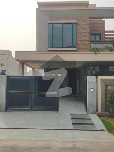 8 MARLA BRAND NEW 4 BEDROOMS HOUSE WITH BASEMENT AVAILABLE FOR SALE