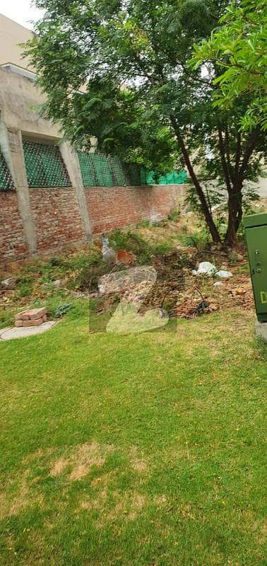 NEAR TO DHA RAYA COMMERCIAL (CORNER) 01 KANAL HOT LOCATION PLOT IS AVAILABLE FOR SALE IN DHA PHASE 6BLOCK M LAHORE.