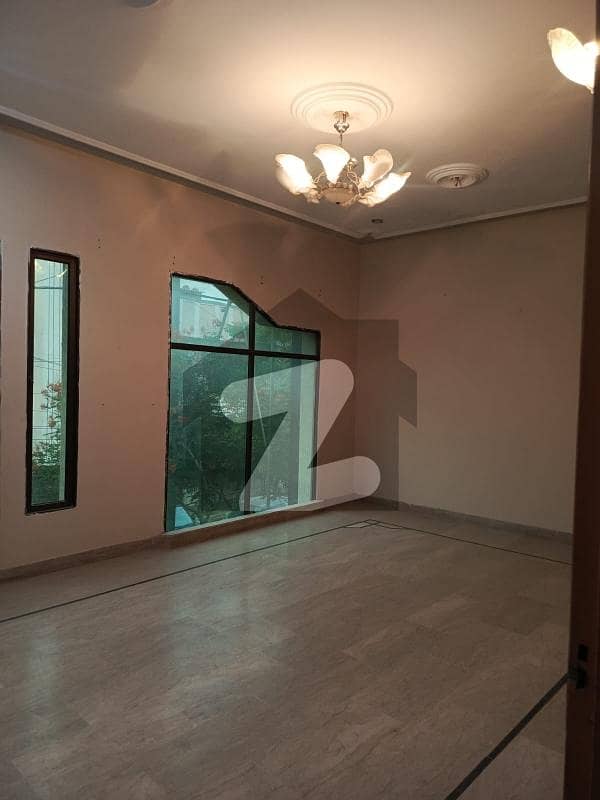 1st Floor 3 Bed With Parking West Open 1st Floor 3 Bed With Parking West Open