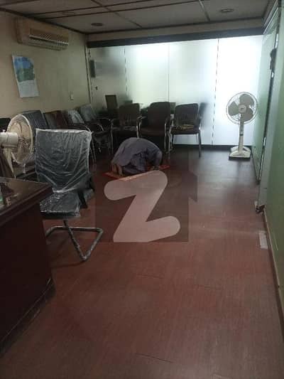 بہادر آباد گلشنِ اقبال ٹاؤن,کراچی میں 7 مرلہ دفتر 2.1 لاکھ میں کرایہ پر دستیاب ہے۔