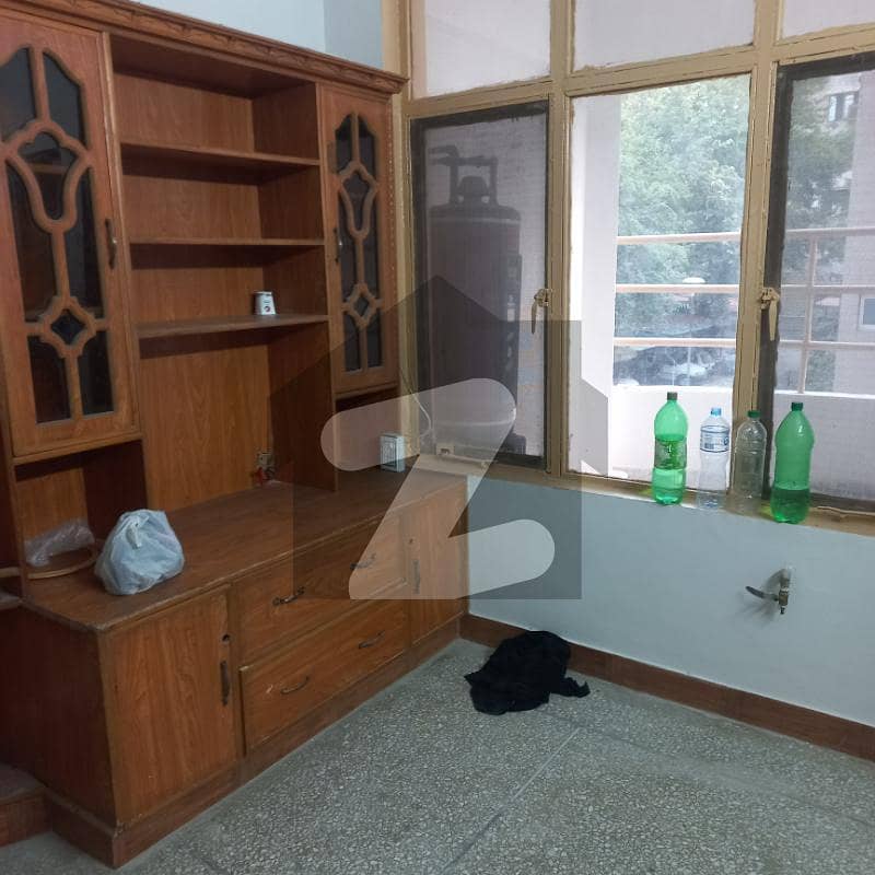 G11FLAT IST FLOOR FOR RENT PRIME LOCTION G11FLAT IST FLOOR FOR RENT PRIME LOCTION