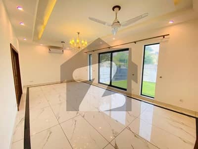 ایف ۔ 7 اسلام آباد میں 7 کمروں کا 1 کنال مکان 15.0 لاکھ میں کرایہ پر دستیاب ہے۔