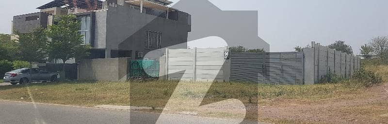 35X70 DOUBLE/Service ROAD PLOT FRONT/BACK OPEN FOR SALE
