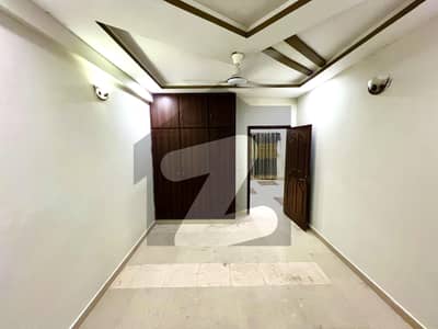ایف ۔ 17 اسلام آباد میں 2 کمروں کا 4 مرلہ فلیٹ 46.0 لاکھ میں برائے فروخت۔