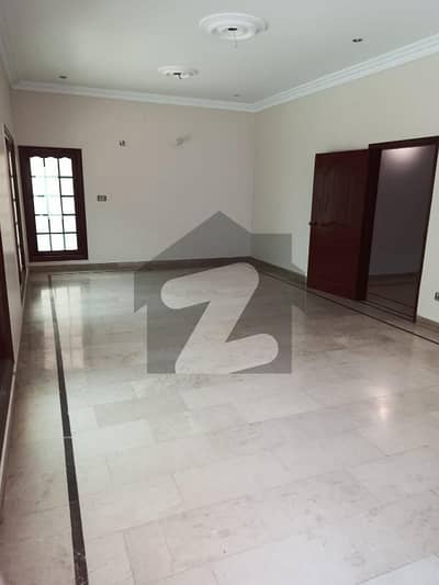 SILENT COMMERCIAL SPACE ON 1ST FLOOR