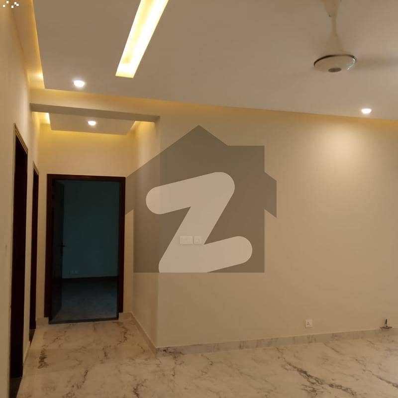 10 MARLA 3 BEDROOM APARTMENT AVAILABLE FOR RENT 10 MARLA 3 BEDROOM APARTMENT AVAILABLE FOR RENT