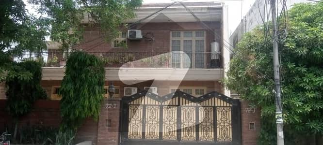 گلبرگ 3 - بلاک جے گلبرگ 3,گلبرگ,لاہور میں 7 کمروں کا 1 کنال مکان 12.0 کروڑ میں برائے فروخت۔