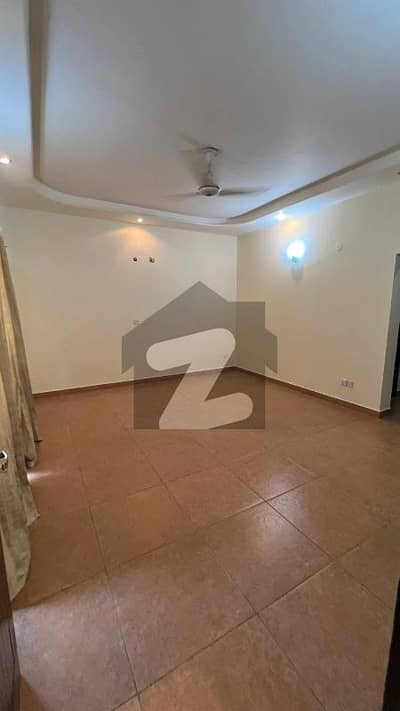One Kanal Beautiful Upper Portion For Rent DHA Phase 4 Lahore
