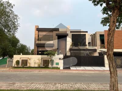 بحریہ ٹاؤن اوورسیز انکلیو بحریہ ٹاؤن,لاہور میں 7 کمروں کا 1 کنال مکان 8.75 کروڑ میں برائے فروخت۔