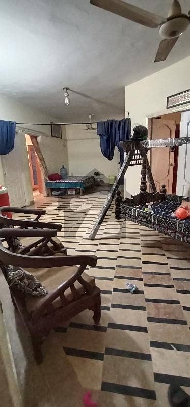 سکیم 33 کراچی میں 4 کمروں کا 5 مرلہ فلیٹ 95.0 لاکھ میں برائے فروخت۔