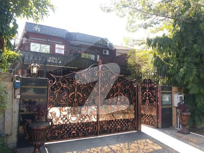 01 KANAL FULLY RENOVATED BEAUTIFUL HOUSE FOR SALE IN DHA PHASE 2.