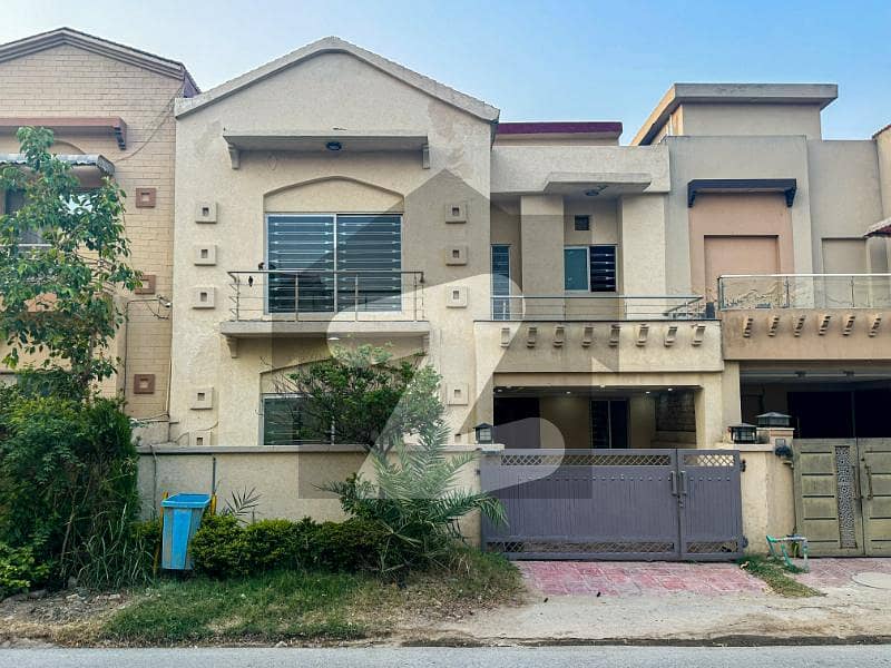 4 Bed Single Unit House in Usman Block
