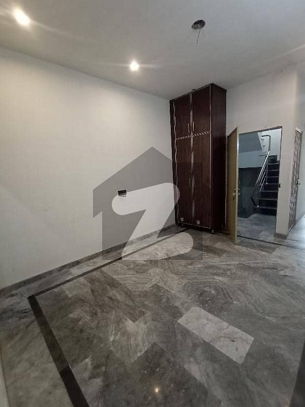 2 Marla Flat Available For Rent