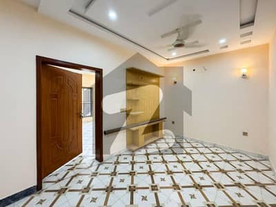 5 Marla Used 80ft Road Next To Park House For Sale In Lake City Sector M7-B