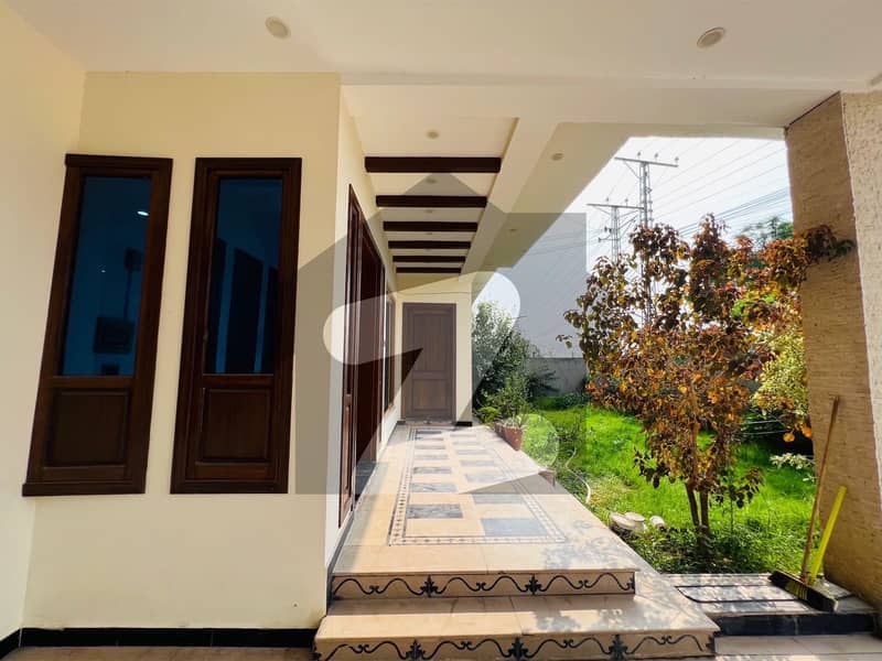 1 Kanal Beautiful Double Unit House For Rent . 1 Kanal Beautiful Double Unit House For Rent .