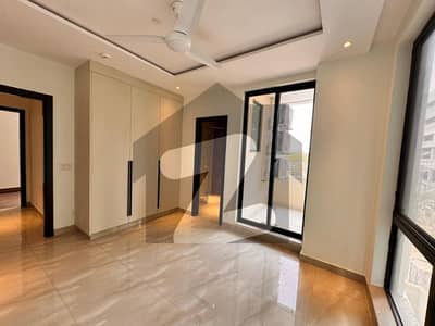 2-Bedroom Luxury Apartment For Rent In  Zameen Aurum, Gulberg Modern Comfort Prime Location