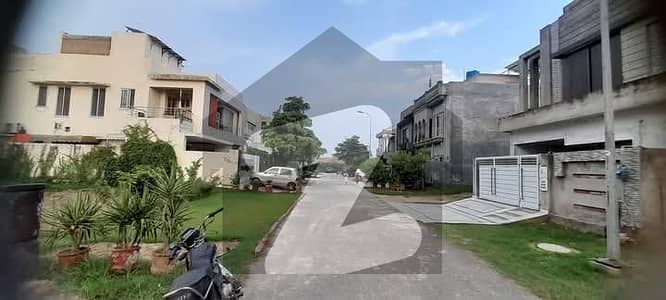 10 Marla Residential Plot Ideally Situated In Paragon City