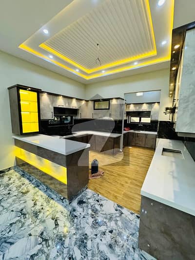 10 Marla Brand New Beautiful House