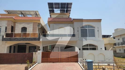 بحریہ انکلیو - سیکٹر سی 1 بحریہ انکلیو,بحریہ ٹاؤن,اسلام آباد میں 5 کمروں کا 10 مرلہ مکان 1.8 لاکھ میں کرایہ پر دستیاب ہے۔