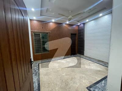 Beautiful 05 Marla Upper Portion For Rent In Bachelor And IT Office