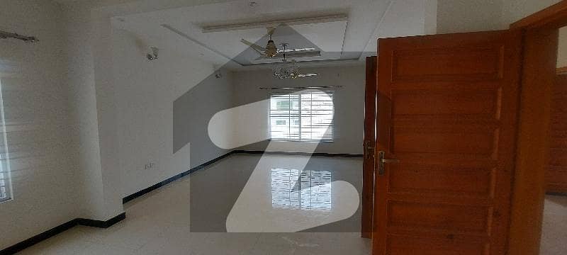 I Kanal New Condition House For Sale I Kanal New Condition House For Sale