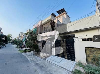 الرحمان گارڈن فیز 2 الرحمان گارڈن,لاہور میں 1 کمرے کا 3 مرلہ مکان 72.0 لاکھ میں برائے فروخت۔