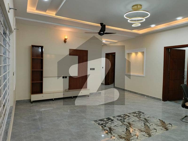 12 Marla Ground Floor Available For Rent