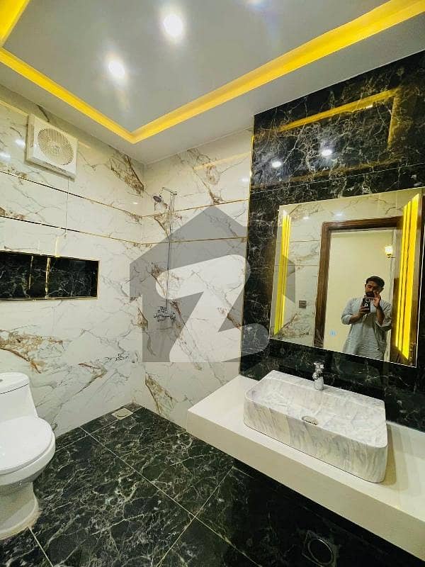 Top City 10 Marla House For Rent