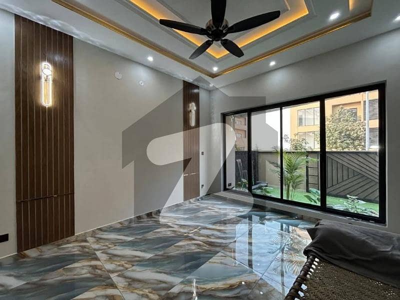 Top City 10 Marla House For Rent
