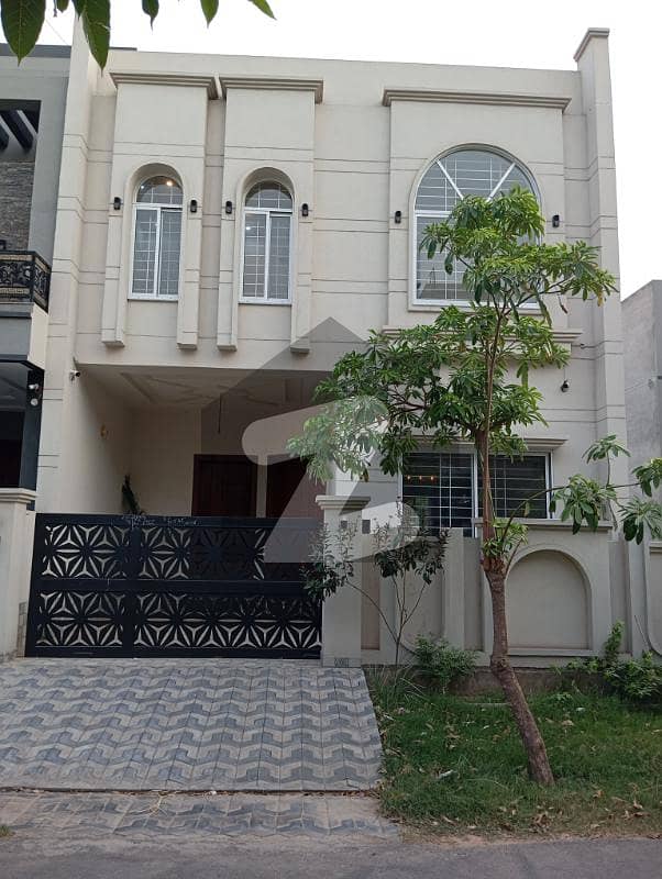 5 MARLA BRAND NEW HOUSE AVAILABLE FOR SALE 5 MARLA BRAND NEW HOUSE AVAILABLE FOR SALE