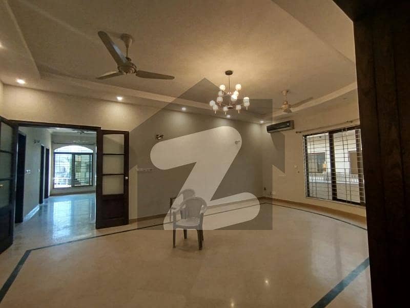 ایف ۔ 11 اسلام آباد میں 5 کمروں کا 1 کنال مکان 19.0 کروڑ میں برائے فروخت۔ ایف ۔ 11 اسلام آباد میں 5 کمروں کا 1 کنال مکان 19.0 کروڑ میں برائے فروخت۔