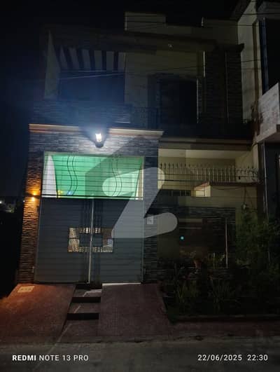 اسماعیل ویلی فیصل آباد میں 3 کمروں کا 3 مرلہ مکان 95.0 لاکھ میں برائے فروخت۔