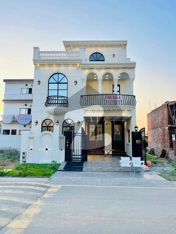 A PRIME LOCATION HOUSE AVAILABLE FOR SALE A PRIME LOCATION HOUSE AVAILABLE FOR SALE