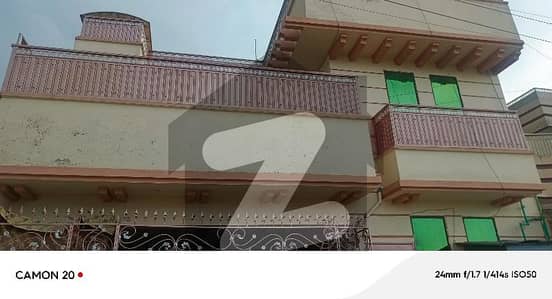گوہر ایوب ٹاؤن ایبٹ آباد میں 6 کمروں کا 8 مرلہ مکان 2.2 کروڑ میں برائے فروخت۔